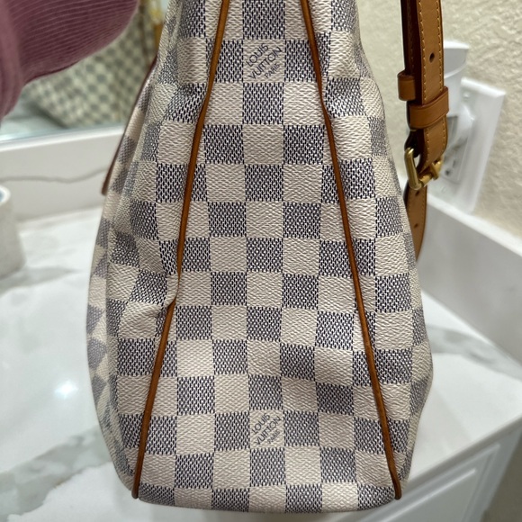 🔥Authentic Louis Vuitton Siracusa in Gm size🔥 - Picture 9 of 15
